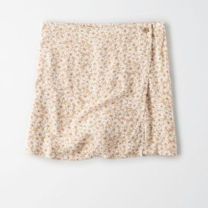 NWT AE Floral Wrap Skort Size M